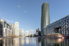 Luxury Canary Wharf One bedroom apartment in the Heart of London